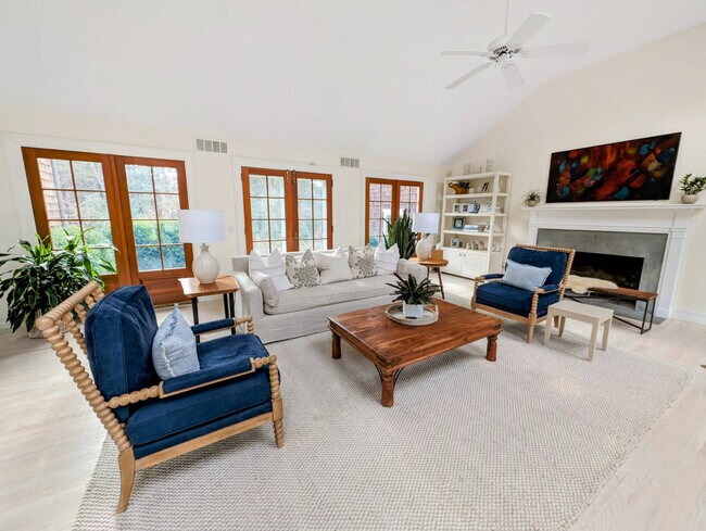 Photo - 7 Briarsweet Ln