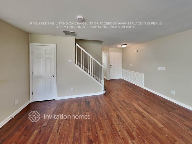 Photo - 320 Balaban Cir
