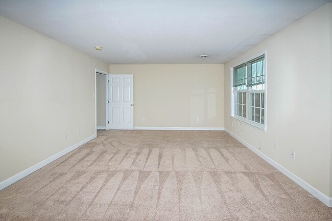 Photo - 3 BEDROOM 2.5 BATHROOM APARTMENT