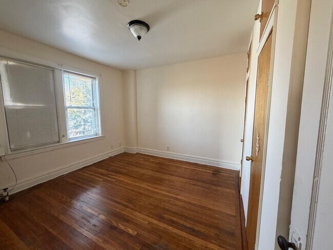 894 Kennedy Blvd 41 - 898 Kennedy Blvd