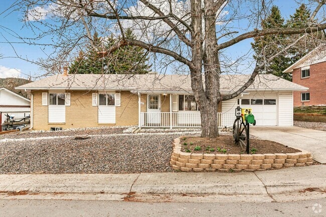 Building Photo - Charming Remodeled Home in the Heart of Go...