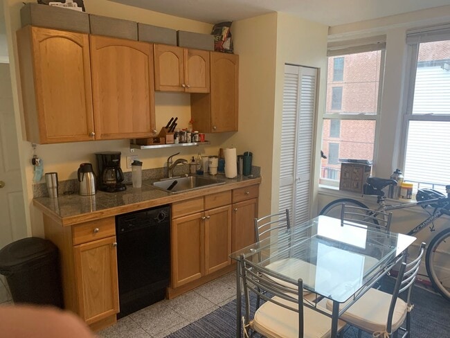 221 Hanover St