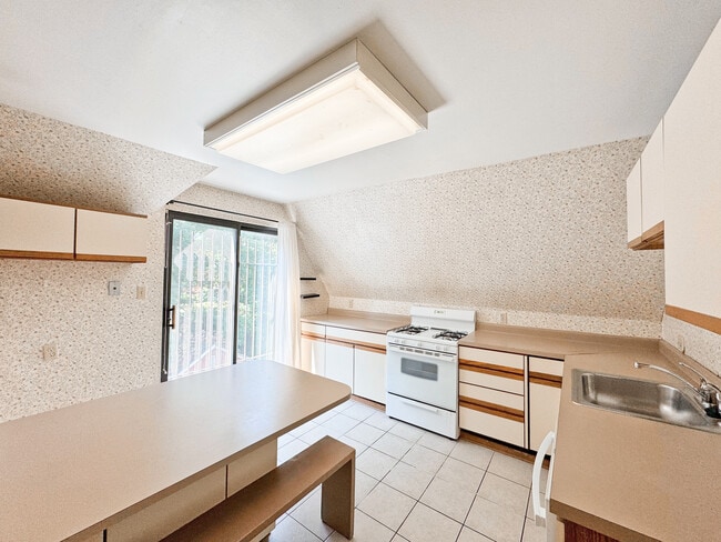 Photo - 5735 - 5737 Hobart St, Pittsburgh, PA 15217
