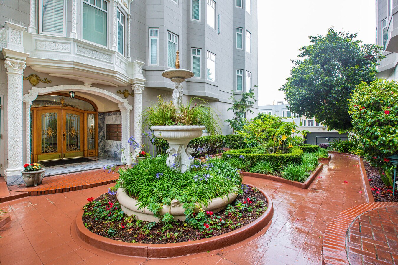 Photo - 1320-1380 Lombard