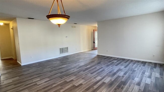 Photo - 1365 Epson Oaks Way