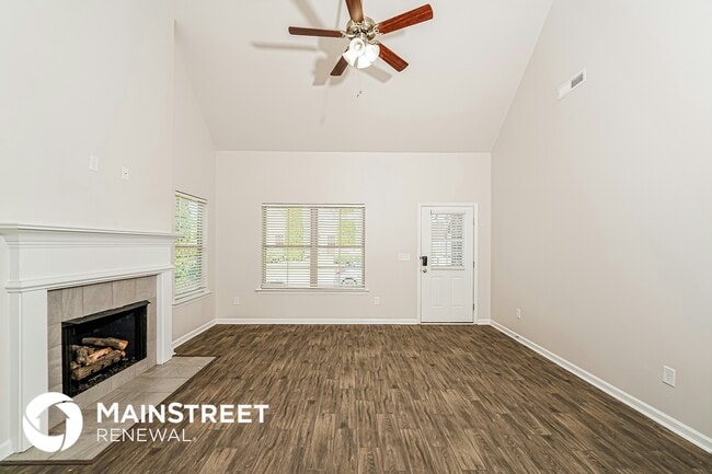 Photo - 1041 Crawford Ct