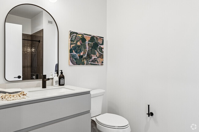 2BR, 2BA - 1,095SF - Second Bathroom