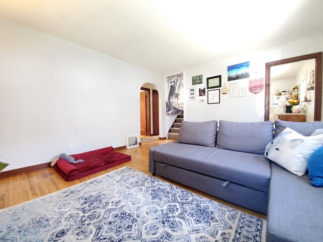 1252 4th St NE