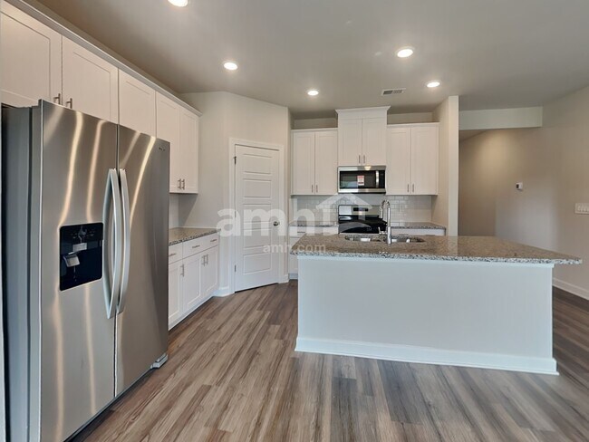 Photo - 758 Treeline Rd