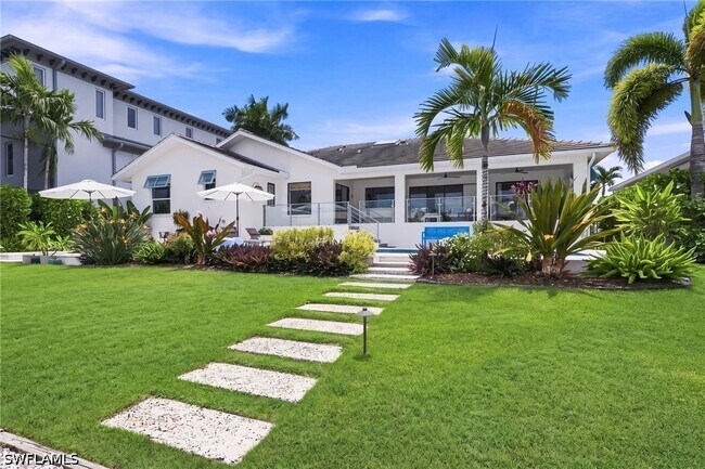 Photo - 383 Seabee Ave
