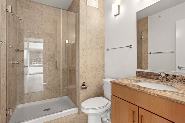 Photo - 217 E Illinois St