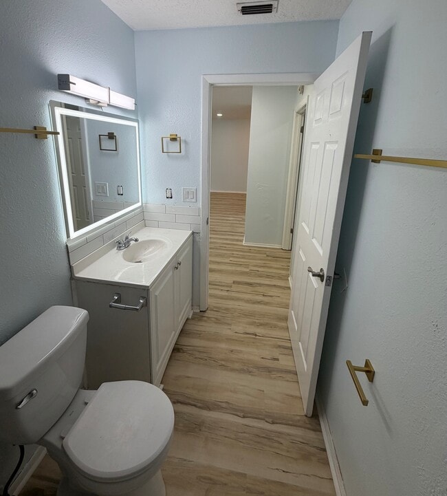 Photo - 5040 SE 30th St