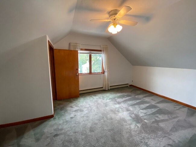 Photo - 146 W Adams St