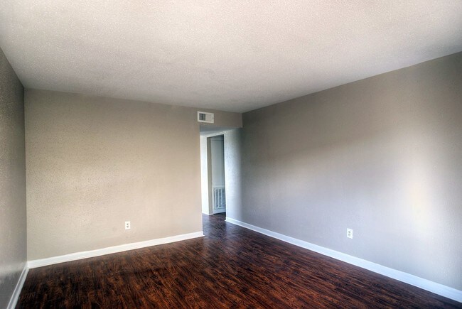 Oaks of Baytown Apartments