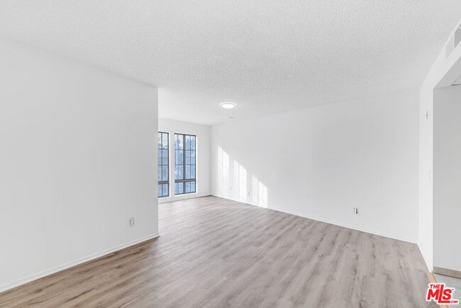 Photo - 3600 Bagley Ave Unit 112