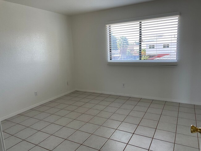 Photo - 6851 Amherst St