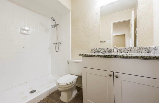 656 Priscilla Ln