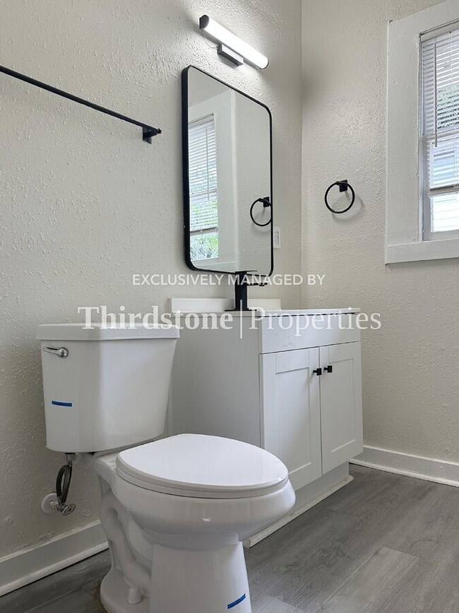 137 W 18th St