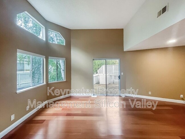Photo - 4870 Lakebird Pl
