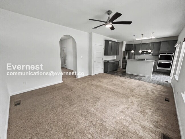 Photo - 102 Ridgeway St