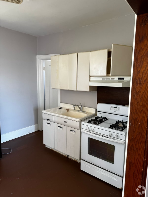 Building Photo - 314 E Chicago St Rental