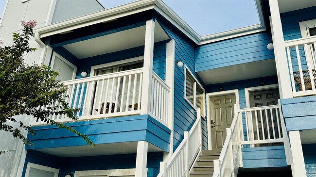 Building Photo - 3506 Cove View Blvd Unit 106 Rental