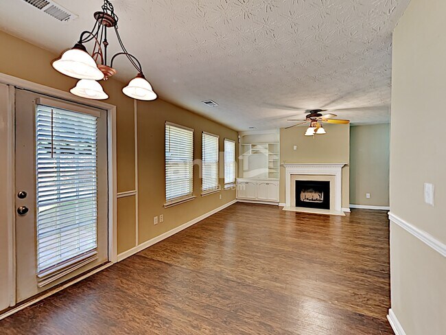 Photo - 158 Village Trace