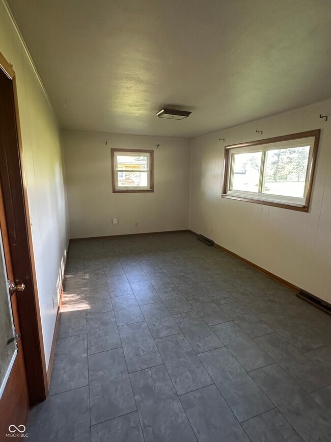 Photo - 973 Mullinix Rd