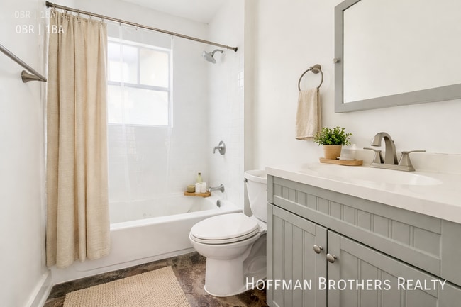 Photo - 858 N La Fayette Park Pl Unidad 10