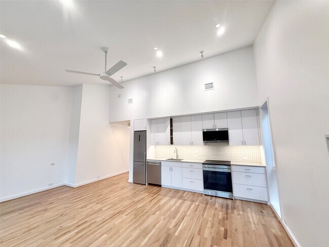 Building Photo - 1412 Sul Ross St Unit B
