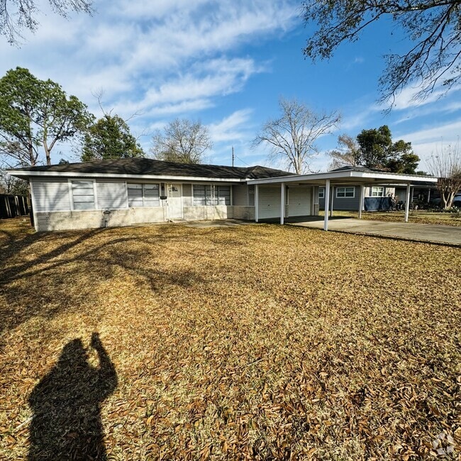 Building Photo - 5569 Sonnier Ln Rental