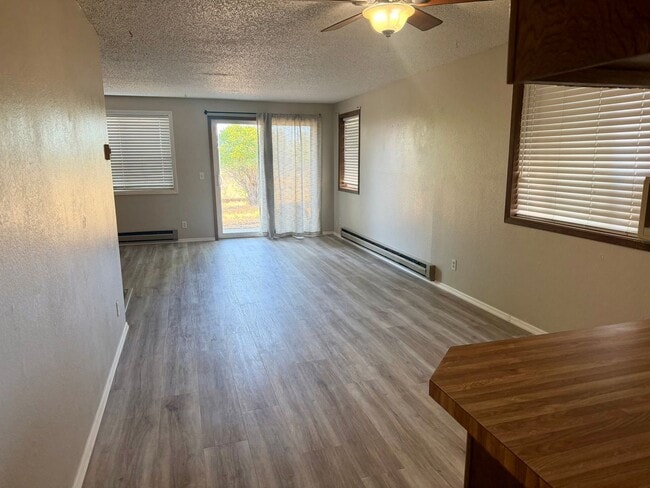 Photo - 521 Balsam Dr