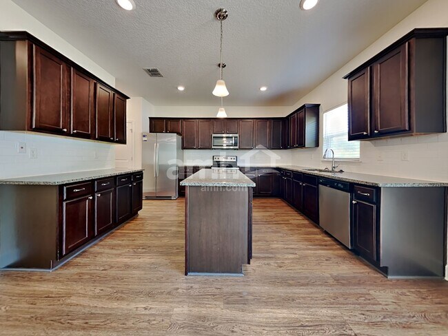 Photo - 815 Rocking Chair Ln