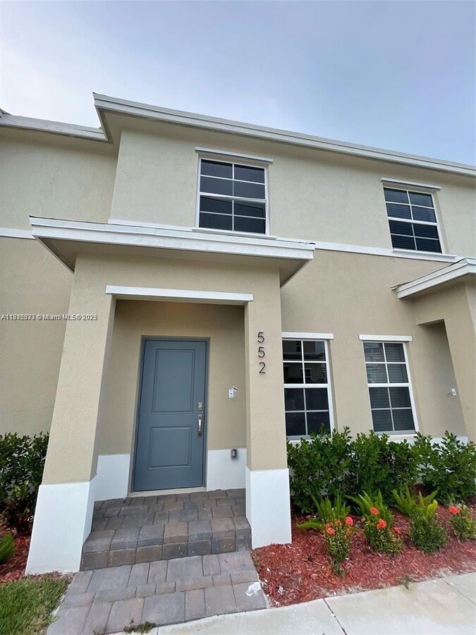 Photo - 552 NE 4th St Townhome