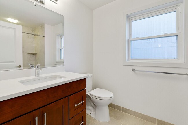 2062 13th Ave W