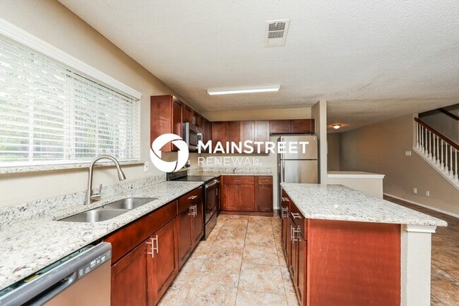 Photo - 4 Bedroom Pet-Friendly Home in Mesquite, TX with Main Street Renewal
