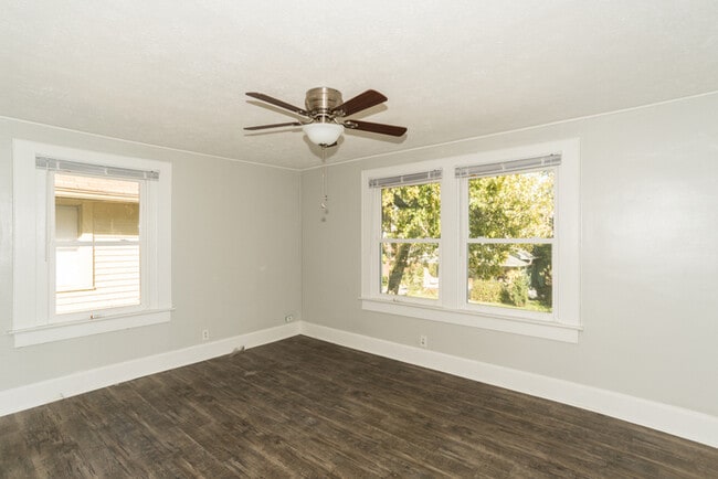 3 Bedrooms and Fenced Yard in Bosart Brown Neighborhood
