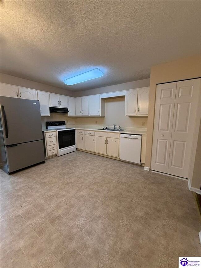 Photo - 114 Monroe St