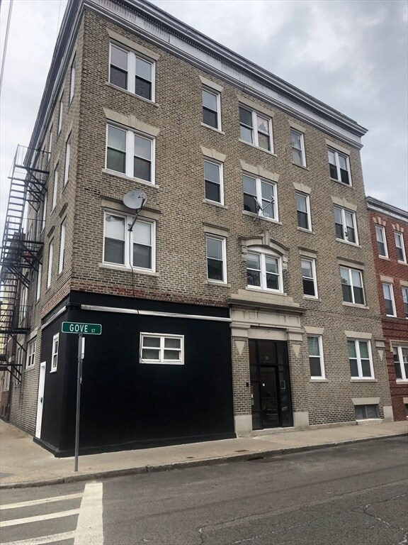 Building Photo - 142 Gove St Unit 3