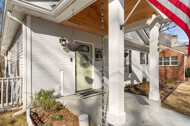 Photo - 168 Whitefoord Ave NE