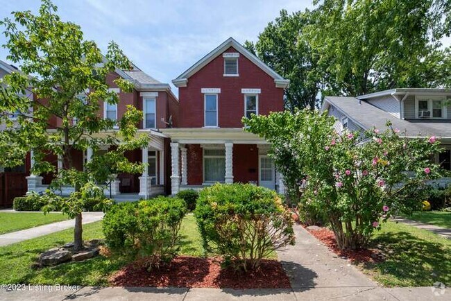 Building Photo - Charming Home with Garage