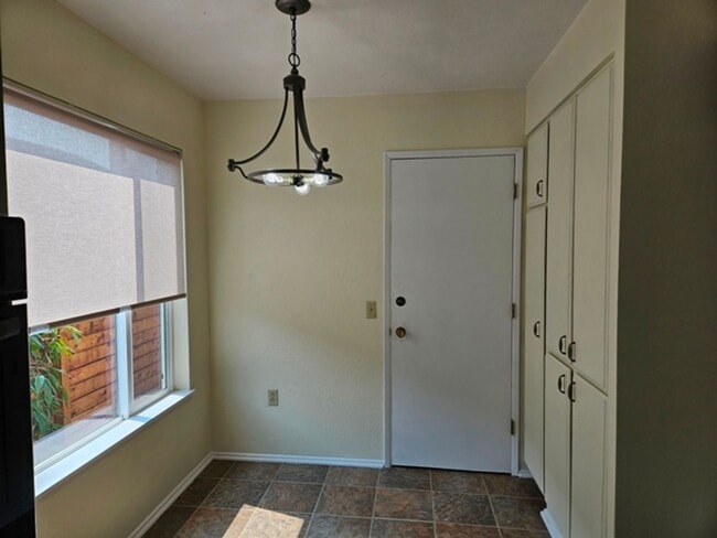 Photo - 3056 Twin Oak Pl NW