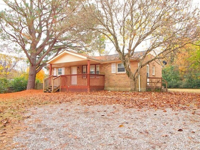 Building Photo - 402 Britton Springs Rd