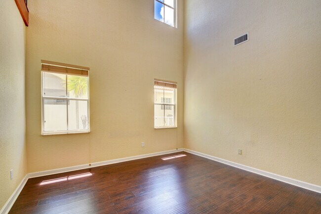 Photo - 10537 Galleria St