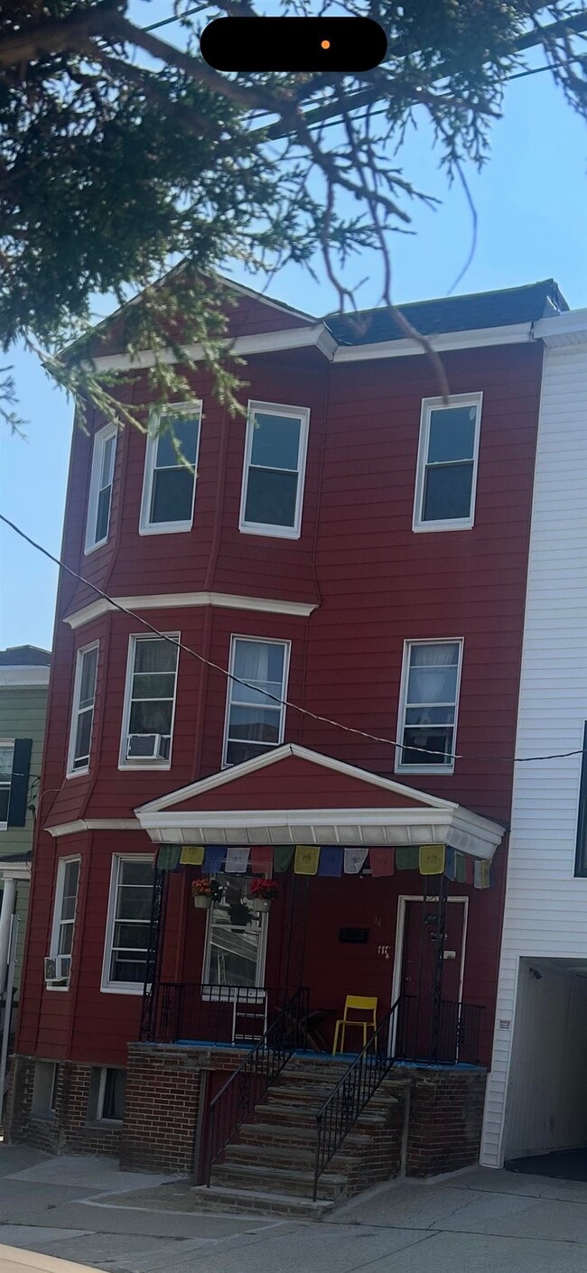 Building Photo - 36 Van Reypen St Unit 3