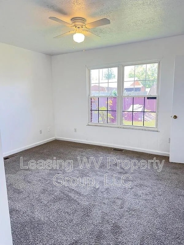 Photo - 3305 Carpenter Avenue