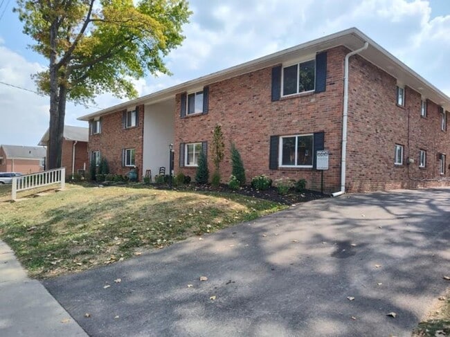 Building Photo - 639 Riverview Dr Unit 4