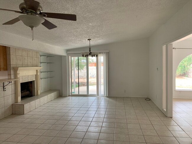 Photo - 10301 Album Ave