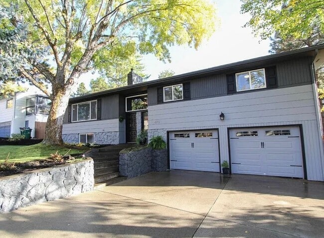 Building Photo - Spacious 4 Bed / 3 Bath Home – Great for Roommates!