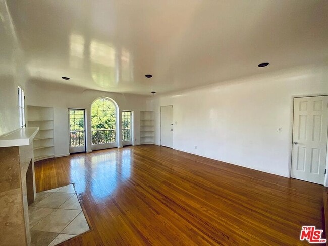 Photo - 942 S Mansfield Ave Unit 3